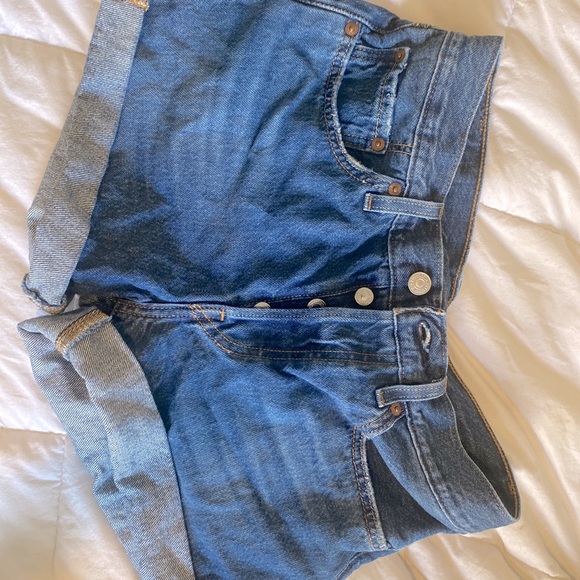 Pants - Levi 501 shorts